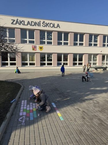 Skolni-druzina-1-brezen-64