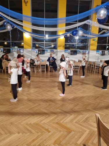 1.tr .-Vystoupeni-na-sk.-plese-6