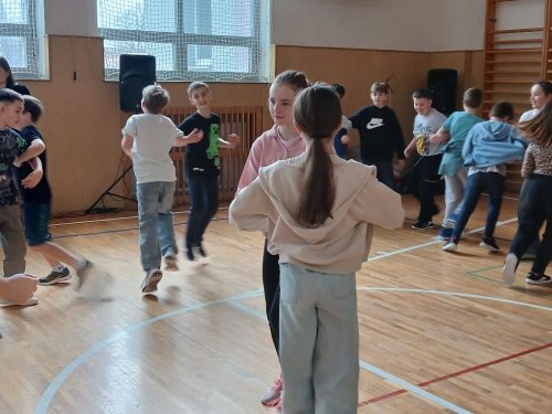 Country-tance-345.-trida-8