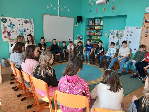 Moje-telo Podane-ruce 4-1