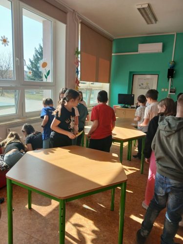 Moje-telo Podane-ruce 4-3