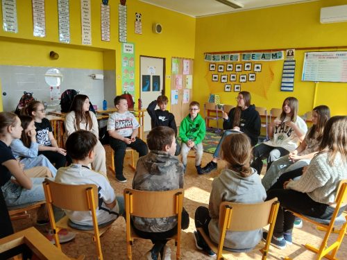 Moje-telo Podane-ruce 5-1