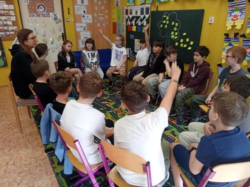 Podane-ruce-emoce-3-1