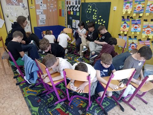 Podane-ruce-emoce-3-10