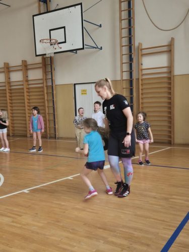 Sebeobrana-vyuk.-program-1.-trida-10
