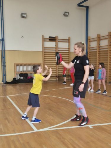 Sebeobrana-vyuk.-program-1.-trida-13