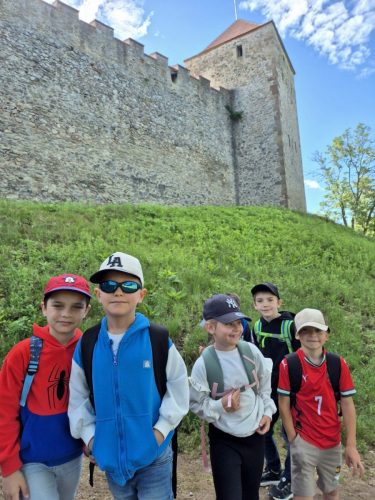 Skolni-vylet-hrad-Veveri-1.-trida-2