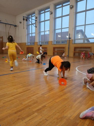 Sportovni-krouzek-MLADSI-2