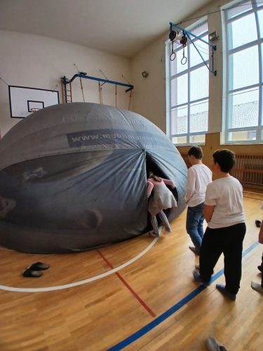 mobilni-planetarium-4-3